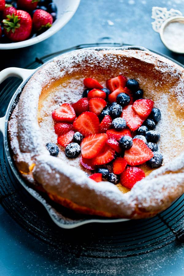 dutch baby z owocami