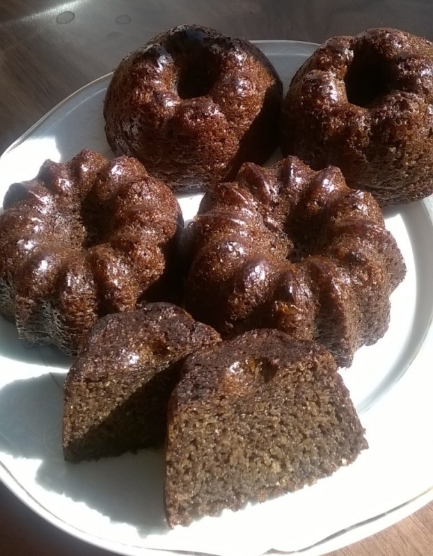 Ciasto daktylowe z sosem toffi Moje Wypieki