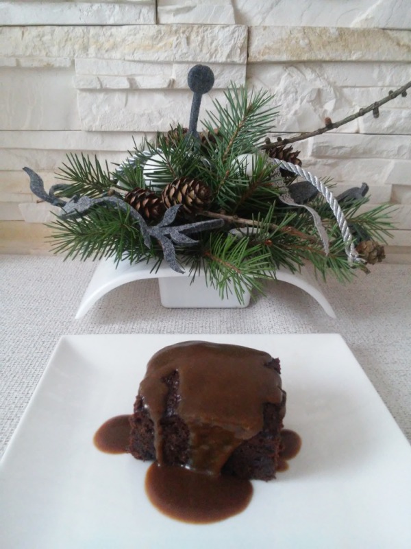 Ciasto daktylowe z sosem toffi Moje Wypieki