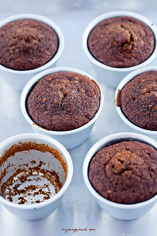 Ciasto daktylowe z sosem toffi Moje Wypieki