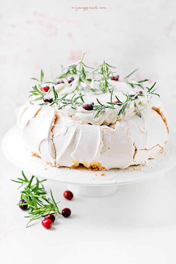 Pavlova_z_żurawiną_1 Pavlova z żurawiną