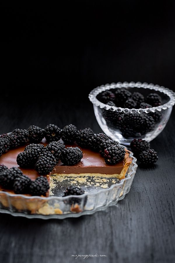 Tarta_z_kremem_czekoladowym_i_jeżynami_1 Tarta z kremem czekoladowym i jeżynami