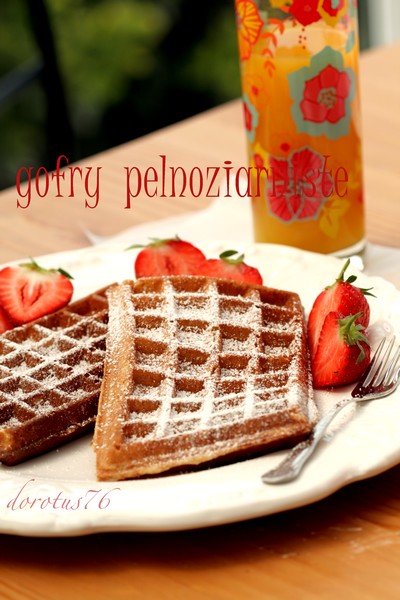 gofry_pelnoz._1 Razowe gofry z migdałami