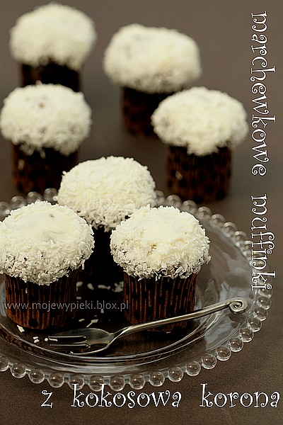 marchewkowe_muffinki_z_kokosowa_korona_1 Marchewkowe muffinki z serowo – kokosową koroną