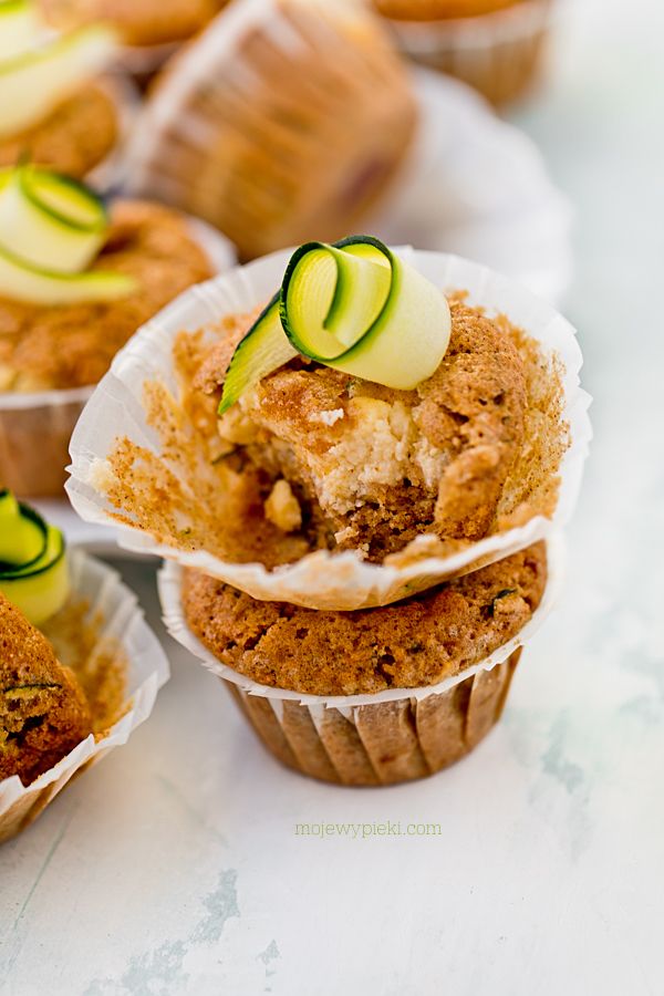 Muffiny z cukinią i twarożkiem Muffiny z cukinią i twarożkiem