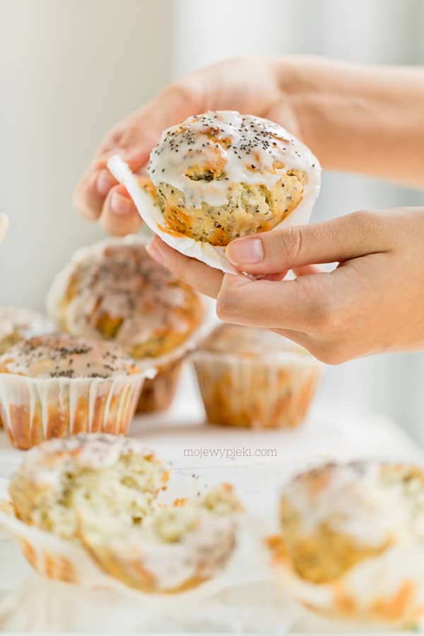 Cytrynowe muffiny z serkiem ricotta i nasionami chia Cytrynowe muffiny z serkiem ricotta i nasionami chia