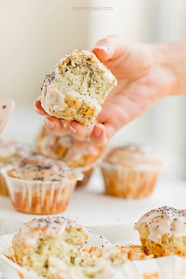 Cytrynowe muffiny z serkiem ricotta i nasionami chia Cytrynowe muffiny z serkiem ricotta i nasionami chia