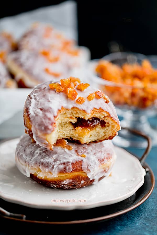 Pączki z ciasta drożdżowego parzonego Pączki z ciasta drożdżowego parzonego
