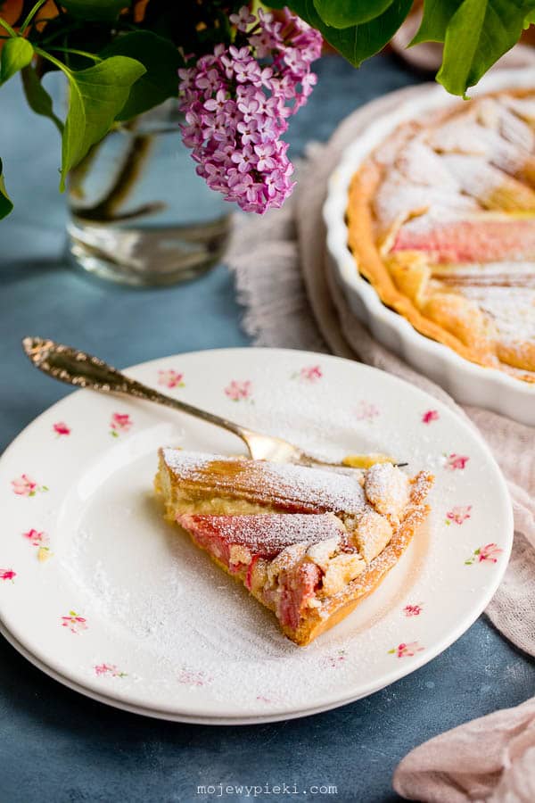 Tarta migdałowa z rabarbarem Tarta migdałowa z rabarbarem